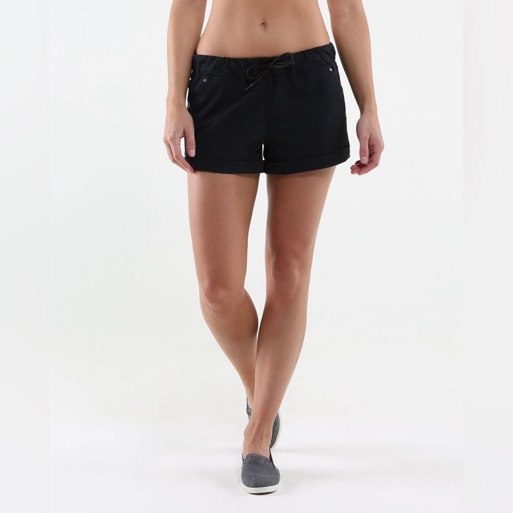 Lululemon Play All Day Short black 4